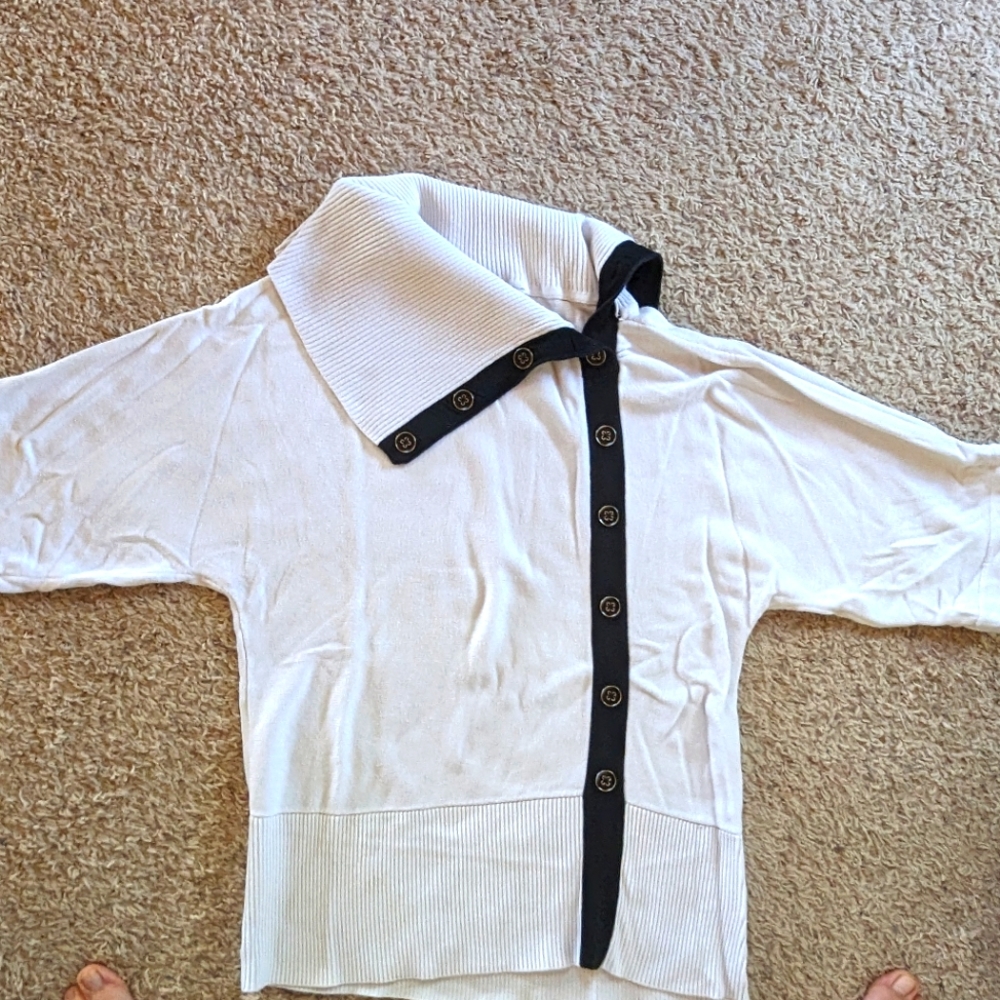 White House Black Market short sleeve sweater size small